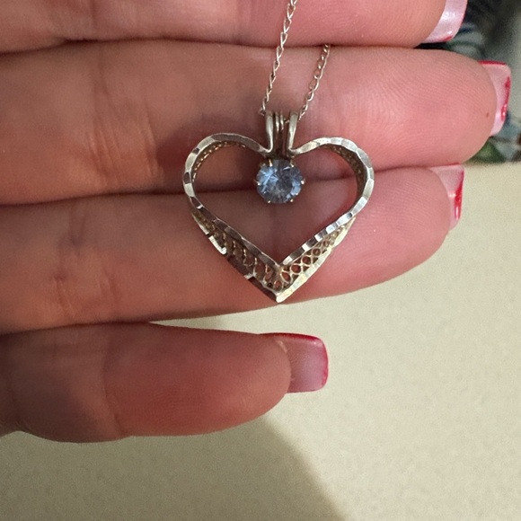 Vintage 1980’s Avon silver blue topaz heart pendant necklace - Picture 1 of 5